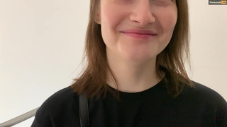 Лучший друг уговорил на минет в подъезде – страстное порно видео с Olivia Moore