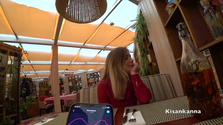 Оргазм в публичном месте – страстный секс на кухне