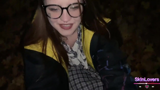 Страстный секс в лесу с красивой девушкой