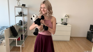 Eva Elfie и брат: страстный инцест-секс и обучение минета