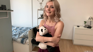 Eva Elfie и брат: страстный инцест-секс и обучение минета