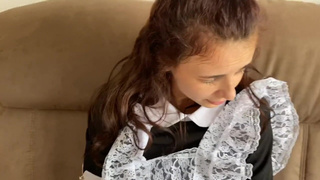 Строгая учительница наказывает школьницу аналом за плохие оценки