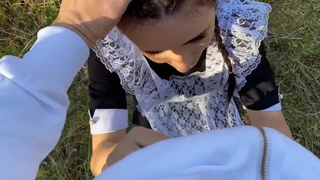 Секс в кустах: школьница и педагог в горячем видео с внутренней эякуляцией