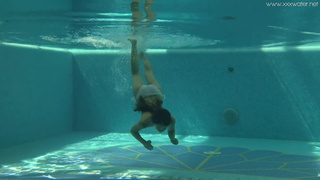 Сексуальные похождения Stefanie Moon в воде