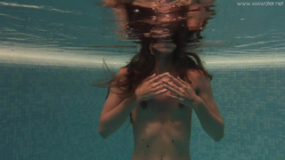 Сексуальные похождения Stefanie Moon в воде