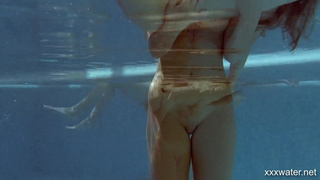 Две нимфетки в страстном лесби-действии смотреть бесплатно