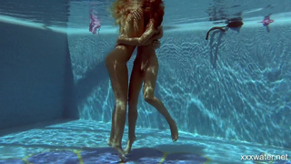 Две нимфетки в страстном лесби-действии смотреть бесплатно