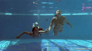 Две нимфетки в страстном лесби-действии смотреть бесплатно