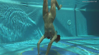 Ирина Русская обнаженная под водой – эксклюзивное порно