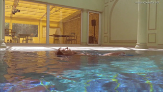 Ирина Русская обнаженная под водой – эксклюзивное порно