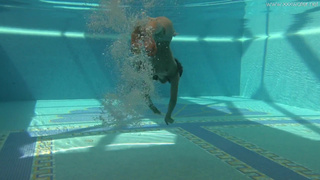 Секс видео Stefanie Moon с маленькой грудью