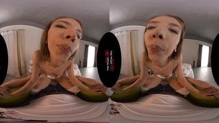 Утренний секс в VR с молодой девушкой: страстное порно видео