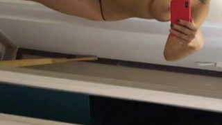 Смотри секс видео с развратной красоткой