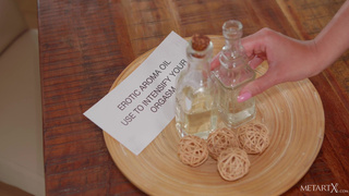 Mia Trejsi Body Oil Orgasms 2 - Эротическое масляное видео с страстными оргазмами