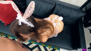 Секс видео с Julie Jess в костюме зайки – смотреть онлайн горячий контент